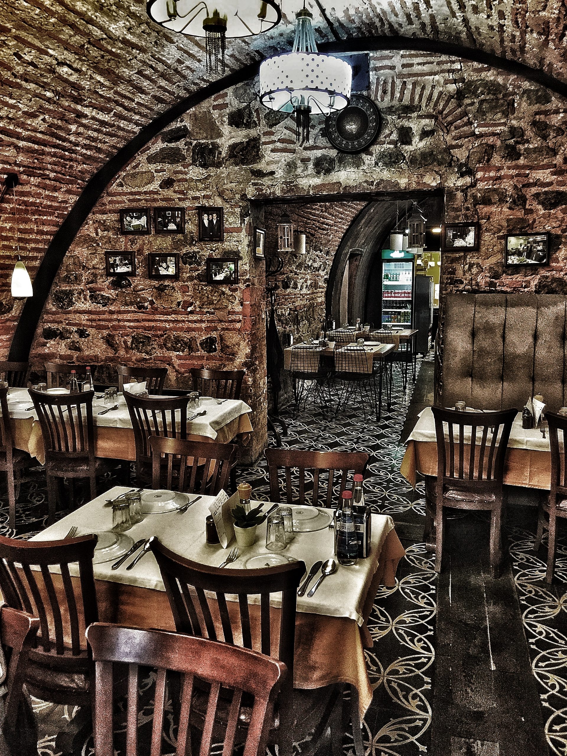 600 YILLIK CENEVİZ BİNASINDAKİ ESNAF LOKANTASI BANKALAR LOKANTASI - 1947