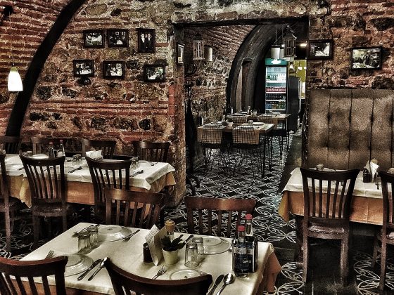 600 YILLIK CENEVİZ BİNASINDAKİ ESNAF LOKANTASI BANKALAR LOKANTASI - 1947