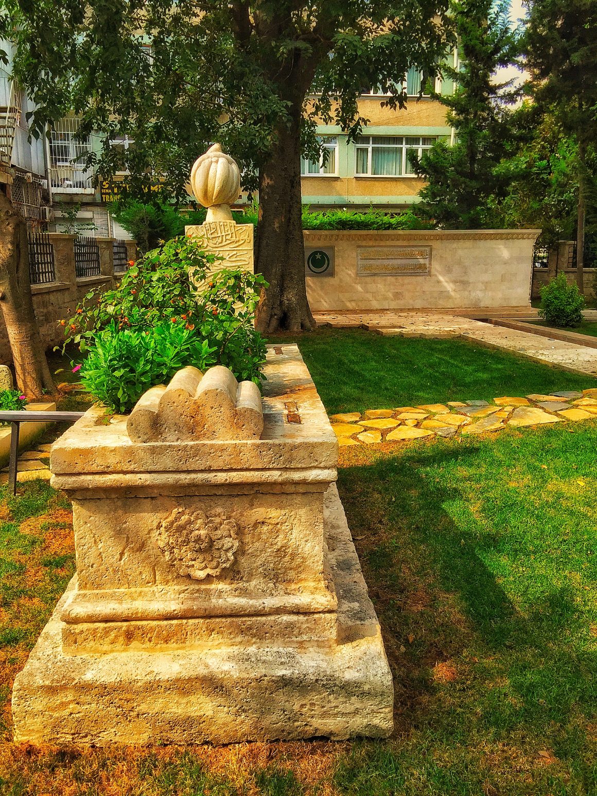 AZ BİLİNEN, EN ESKİ ŞEHİTLİK ONSEKİZ SEKBAN ŞEHİTLİĞİ