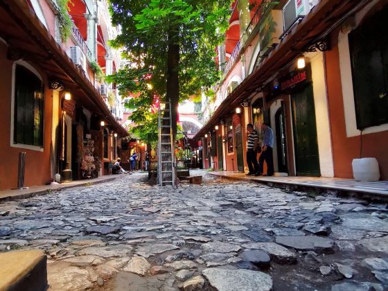 GÜZEL KORUNMUŞ AVLULU HAN ÖRNEĞİ ZİNCİRLİ HAN