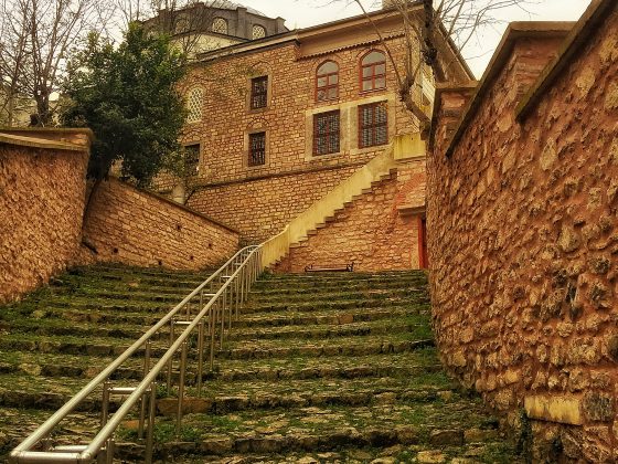 HÜZÜNLÜ HİKAYE, ZARİF CAMİİ KAPTAN PAŞA CAMİİ