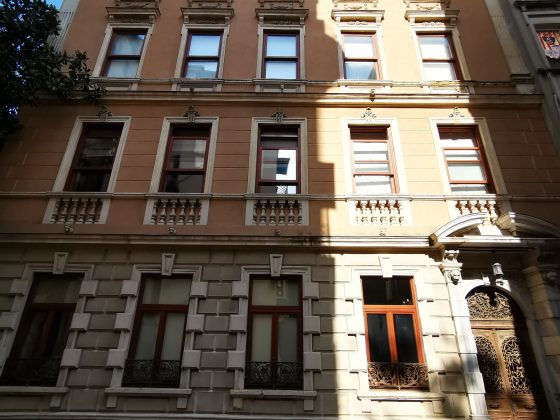RİZZO AİLESİ VE APARTMANI