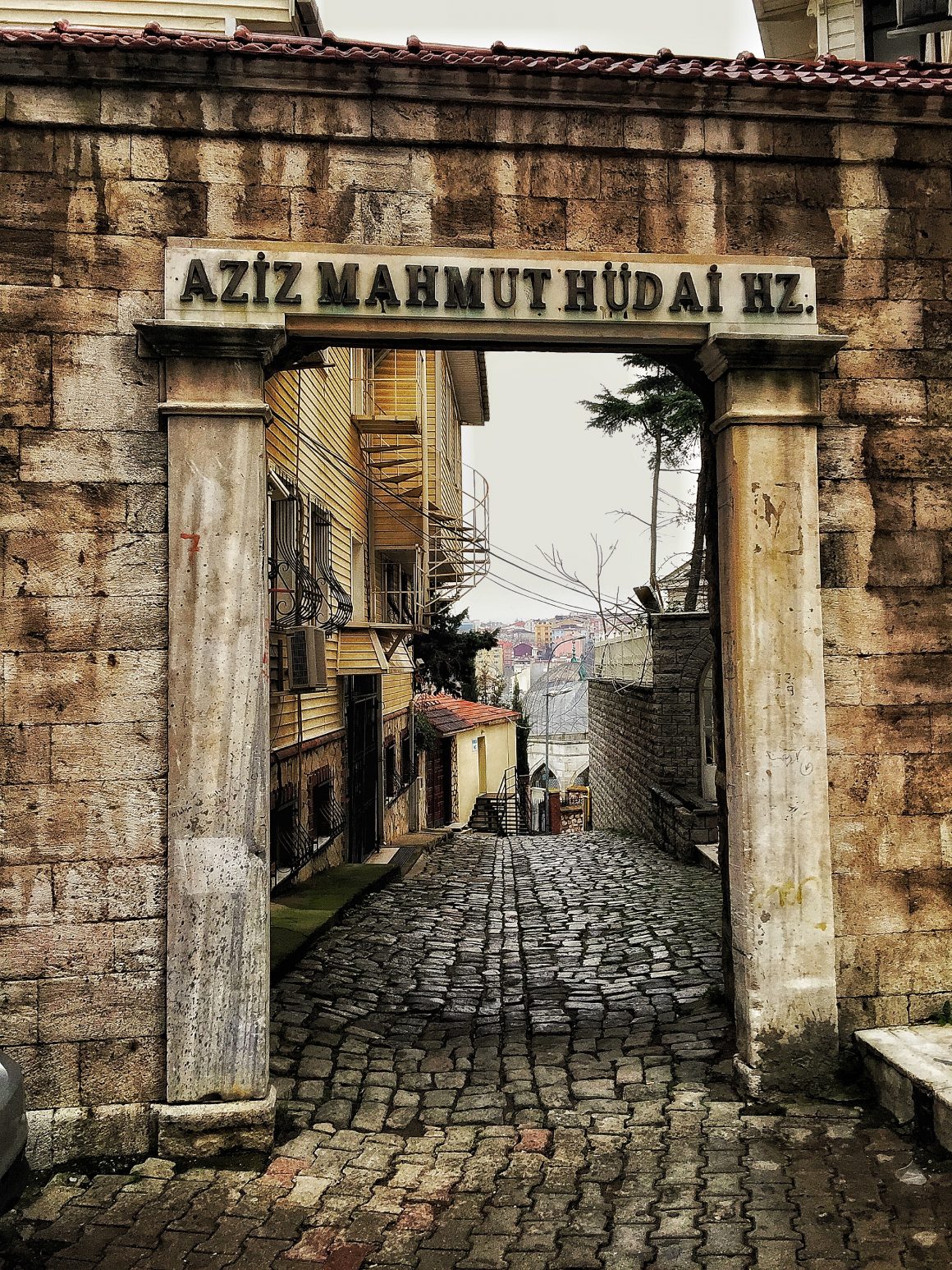 SULTANIN ABDEST ALIRKEN ELİNE SU DÖKTÜĞÜ ŞEYH 