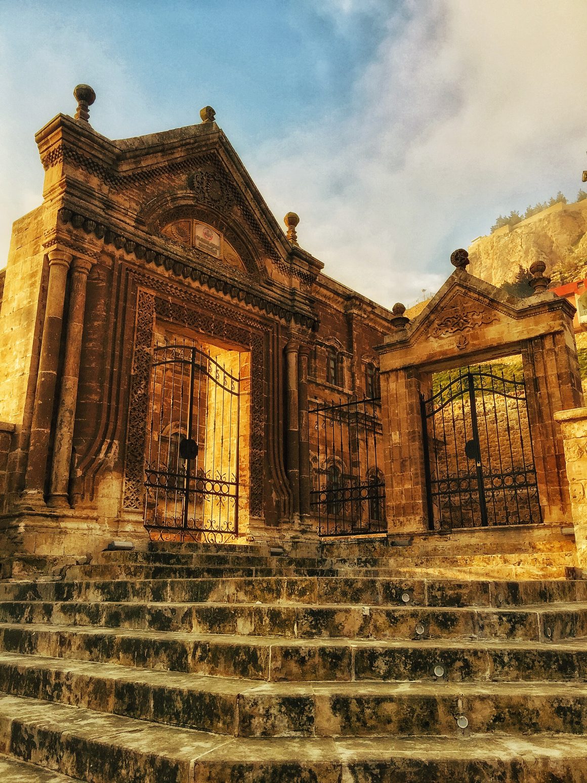 TAŞLARIN DİLE GELDİĞİ KENT MARDİN II - MARDİN RÜŞTİYESİ