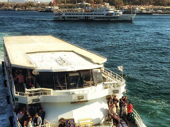 İSTANBUL'UN KAYIKLARI, KAYIKÇILARI VE İSKELELERİ