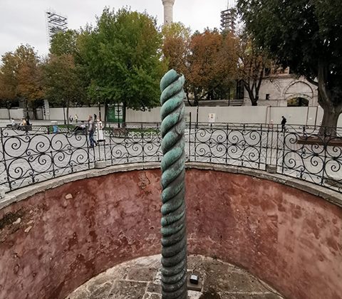 İstanbul un Gizemli Anıtı Yılanlı Sütun