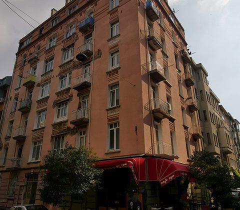 Yeldeğirmeninde İlk Türk Apartmanı