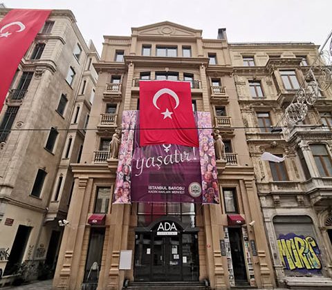Baro Binasındaki Tiyatroda Açlık Grevi