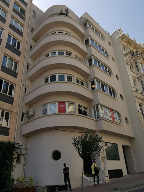 İstanbulu İstanbul Olmaktan Çıkaran Tüten Apartmanı